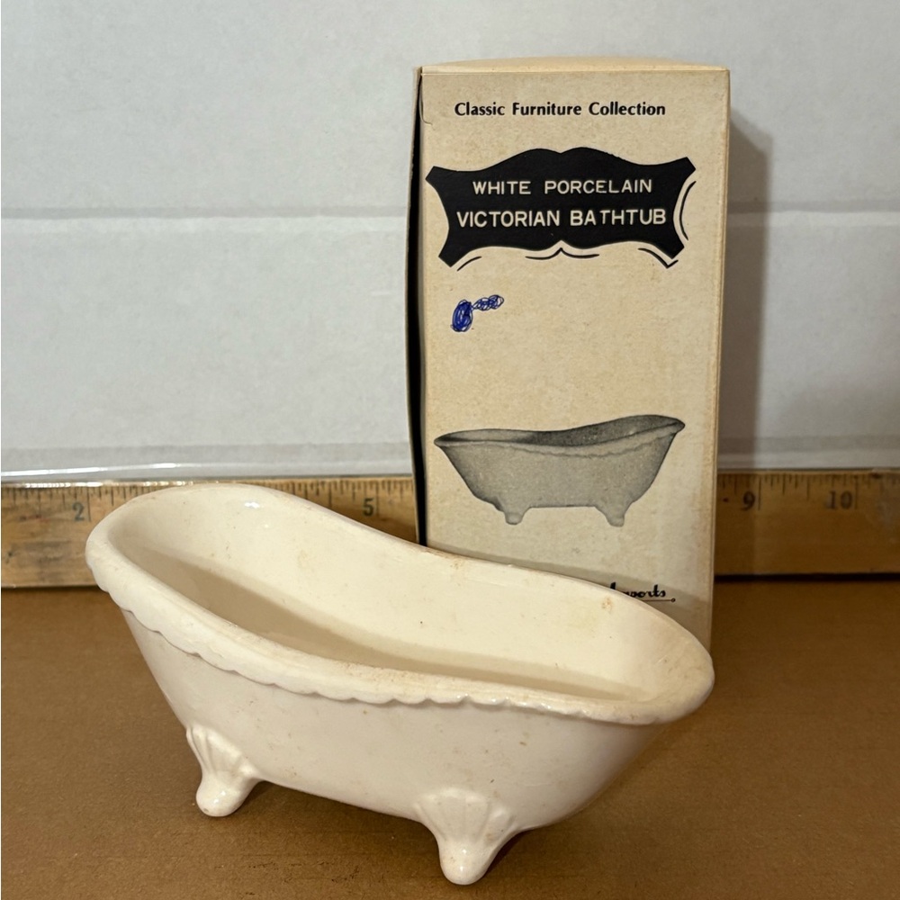 Sonia Messer Imports‎ Classic Furniture Collection white porcelain bathtub W/Box